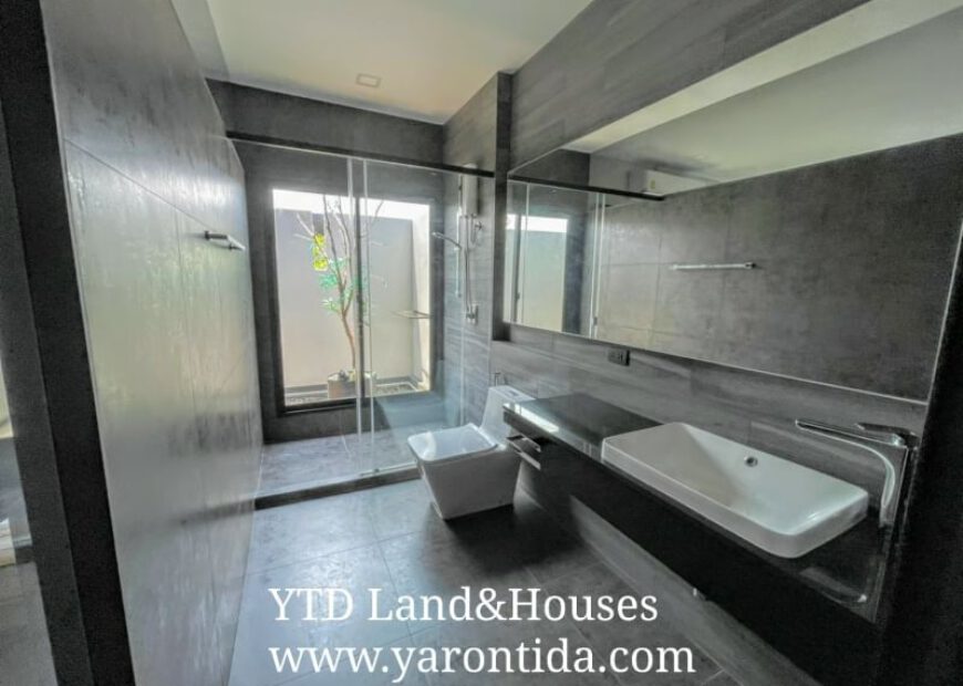 For rent VIVE Bangna km7 renting 70,000 baht/month