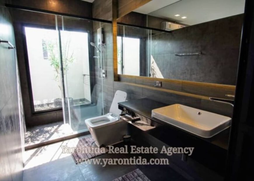 For rent VIVE Bangna km7 renting 90,000 baht/month
